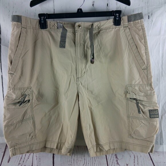 Old Navy 1994 Mens Size 42 Tan Buckled Cargo Shorts 42x9.5 - Picture 1 of 9